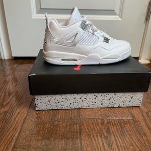 Air Jordan 4 Retro Pure Money